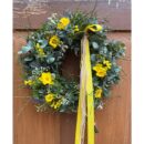Jarní eucalyptový věnec s borůvčím/průměr 30cm/žluté květy