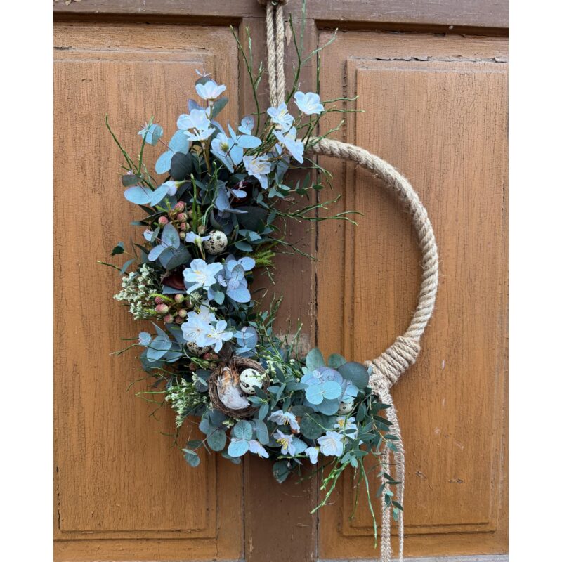 Jarní věnec z ecalyptu a borůvčí na jutovém kruhu/průměr 30cm/přírodní