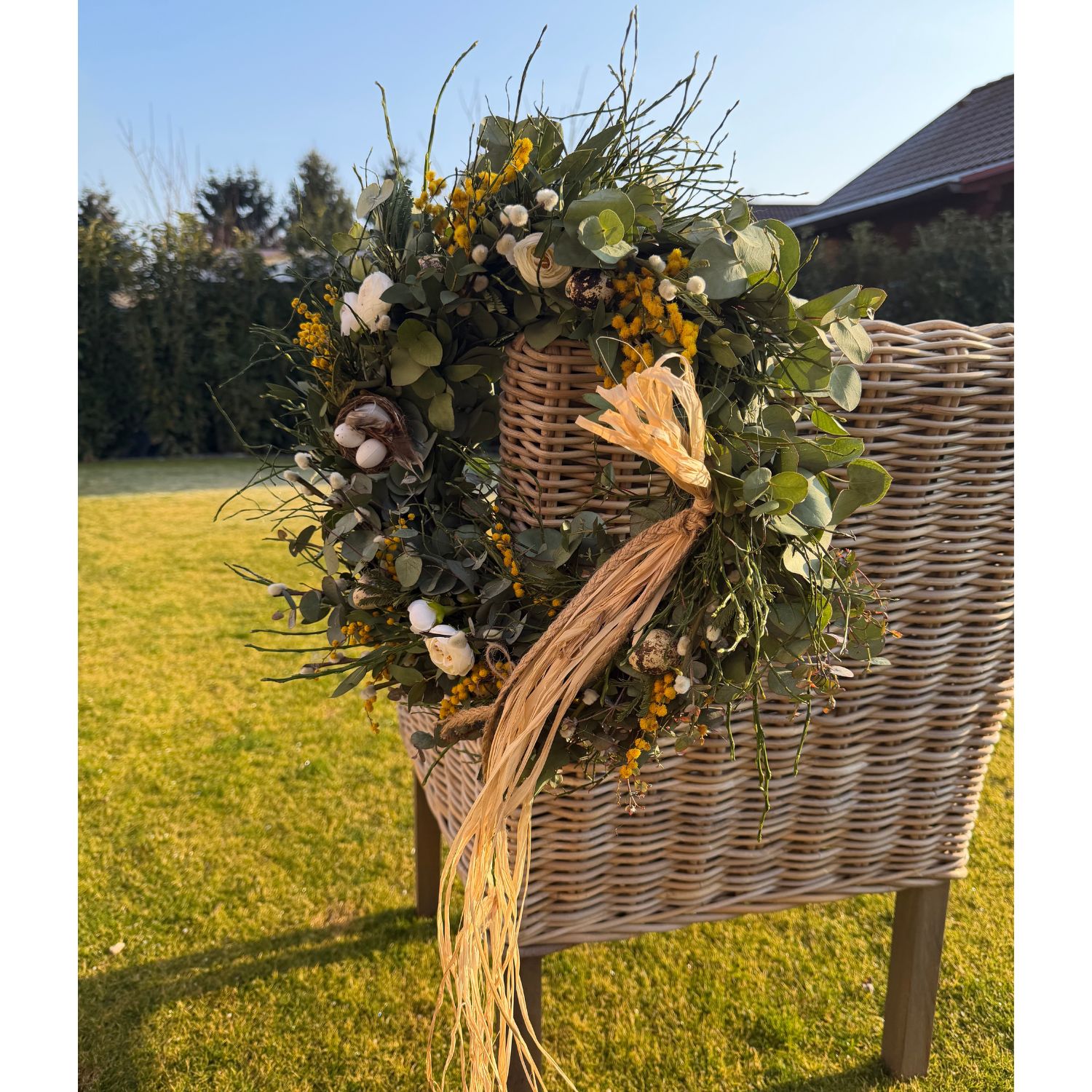 Jarní věnec Eucalyptus & Mimosa/průměr 30cm