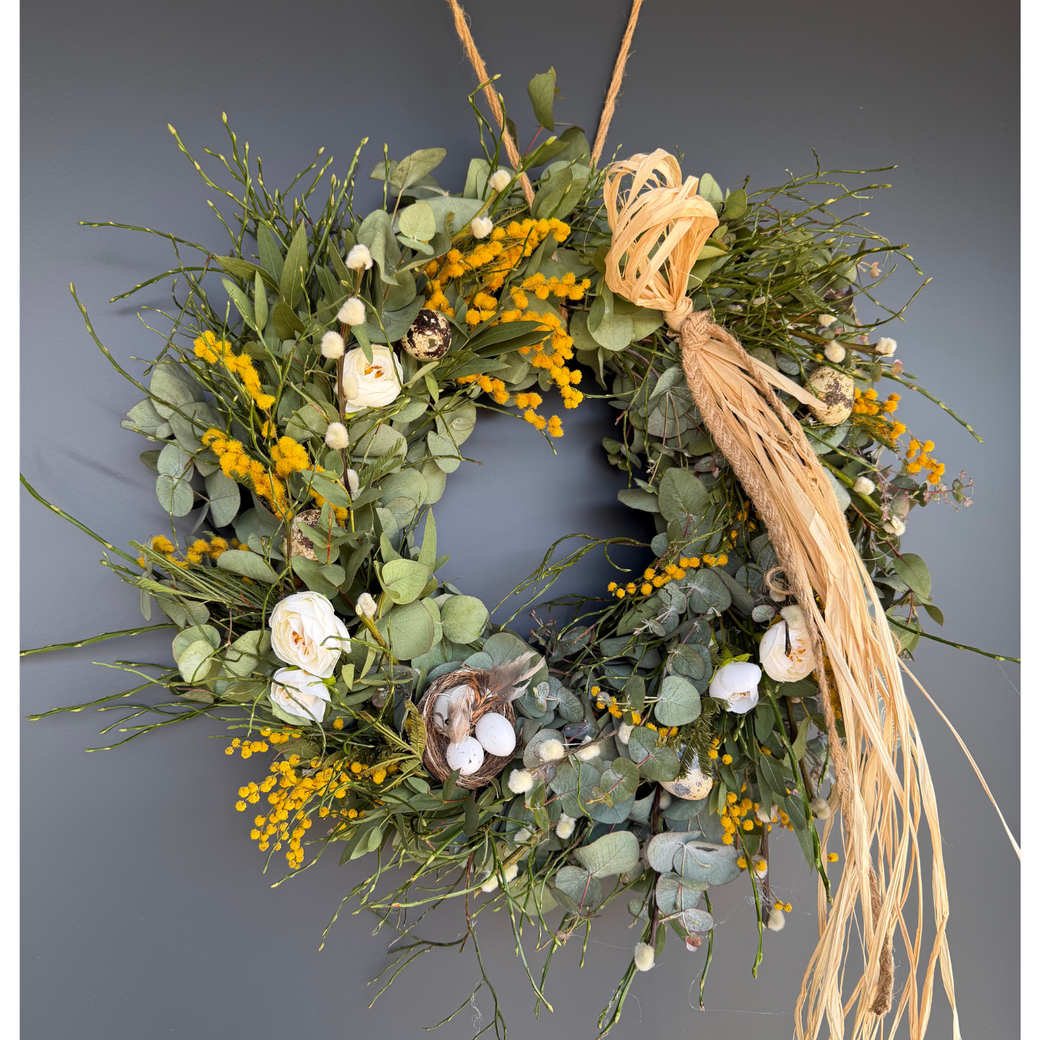 Jarní věnec Eucalyptus & Mimosa/průměr 30cm